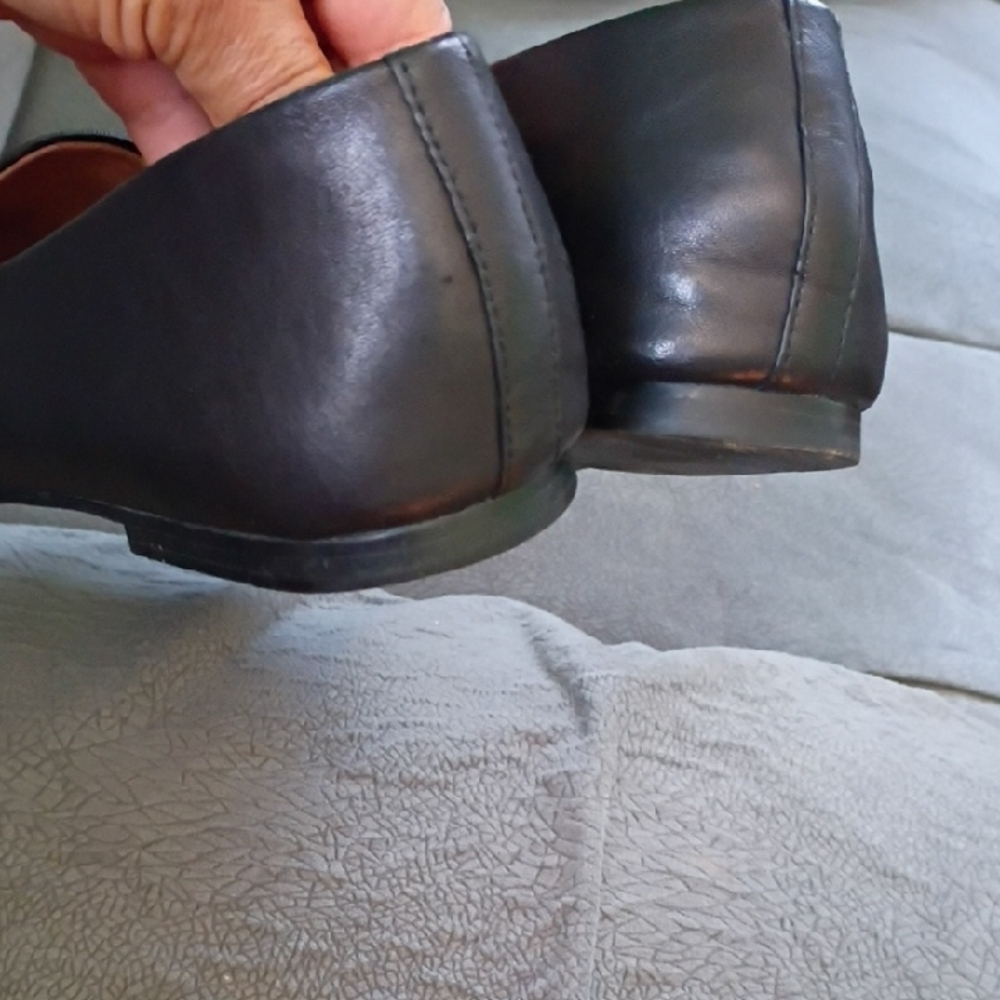 Gentle Souls Women's Black Leather Flats Size 8 - Picture 6 of 8